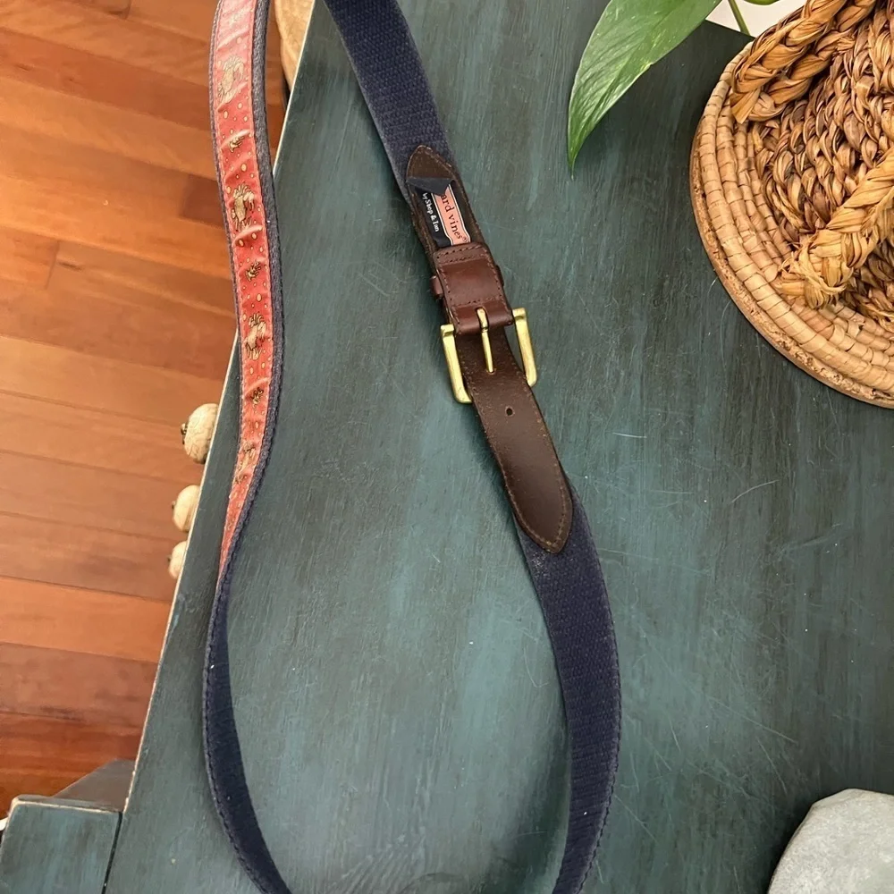 Vineyard Vines Red Crab belt with leather. Shep & Ian Size 42.